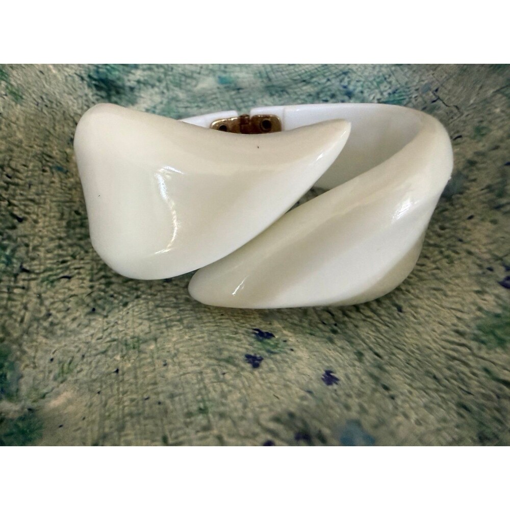 White Lucite Vintage Costume bracelet